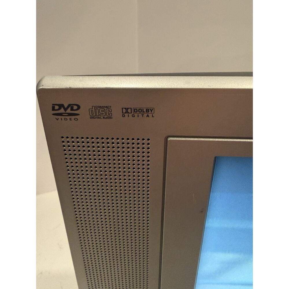 Sylvania LD155SL8 15” Digital LCD TV + DVD Combo Tested Working With Remote - Picture 9 of 10